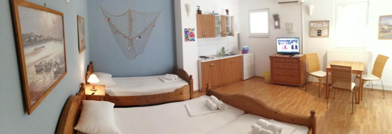 Apartments Villa Broca Brodarica  Rum bild